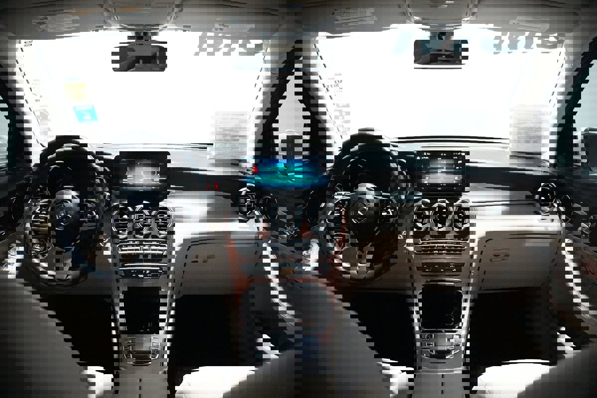 Used 2021 Mercedes-Benz GLC 300 4MATIC image 14