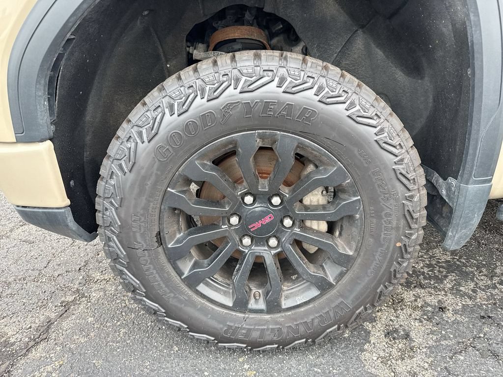 Used 2023 GMC Sierra 1500 AT4X AWD/4WD image 10