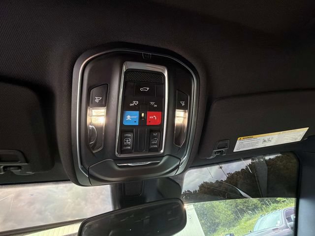 Used 2025 Jeep Grand Cherokee L Altitude AWD/4WD image 33