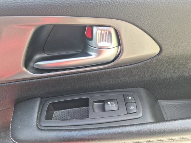Used 2025 Chrysler Pacifica Select FWD image 34