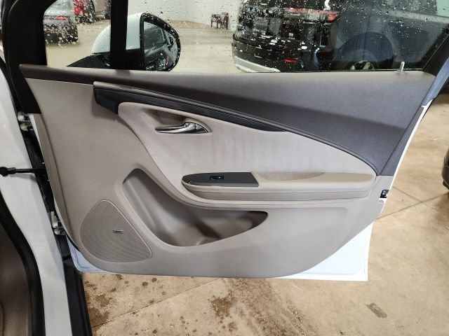 Used 2015 Chevrolet Volt Premium w/ Premium Trim Package FWD image 34