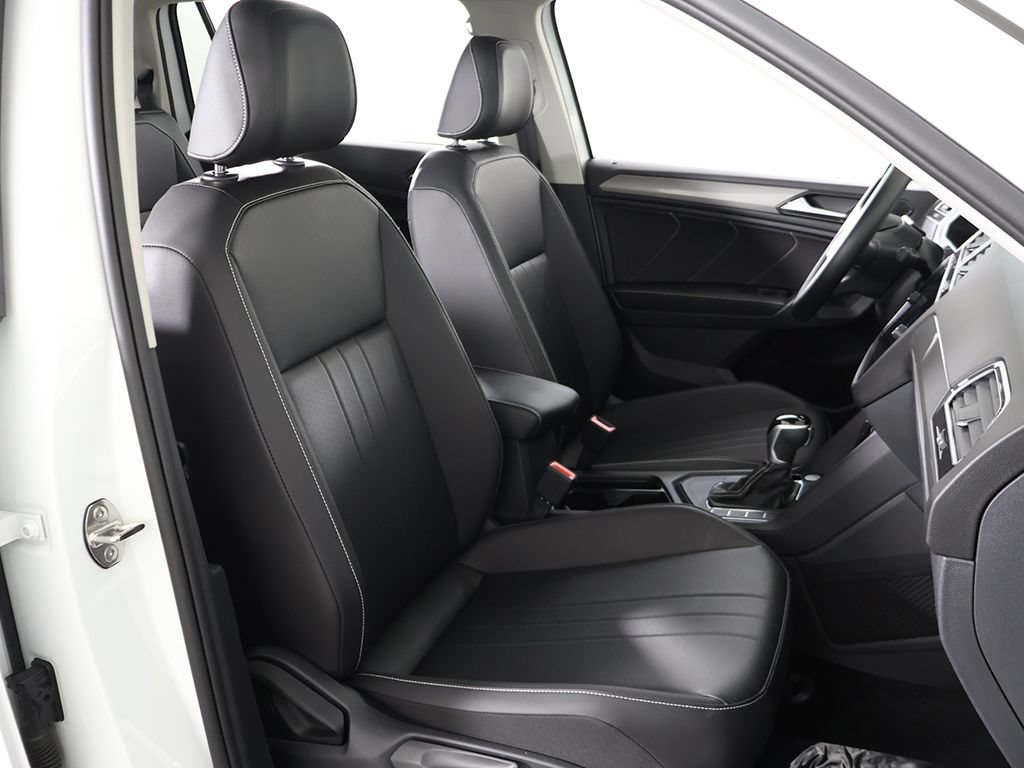 Used 2024 Volkswagen Tiguan SE FWD image 34