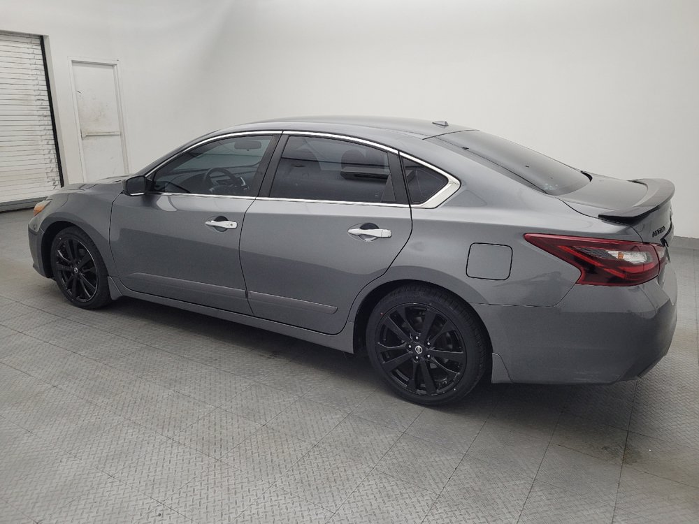 Used 2018 Nissan Altima 2.5 SR w/ SR Midnight Edition FWD image 3