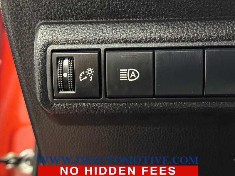 Used 2019 Toyota Corolla XSE image 36