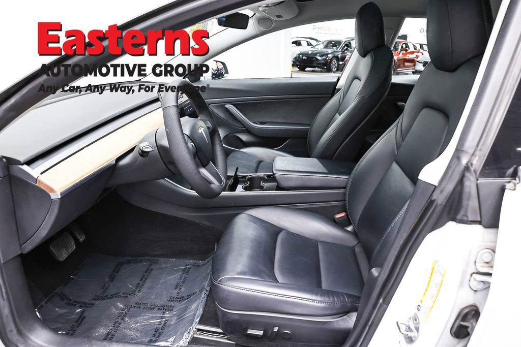 Used 2020 Tesla Model 3 Standard Range RWD image 14