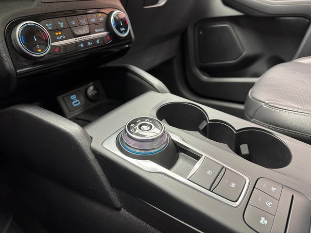 Certified 2022 Ford Escape Titanium w/ Class II Trailer Tow Package image 19