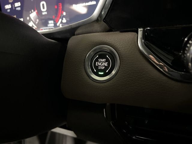 Certified 2025 GMC Canyon Denali AWD/4WD image 17