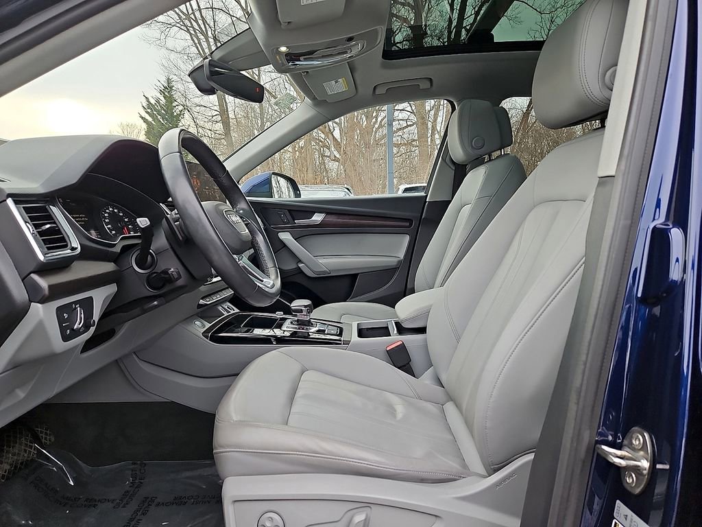 Used 2022 Audi Q5 2.0T Premium w/ Convenience Package image 13