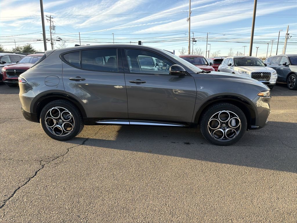 Used 2024 Alfa Romeo Tonale Ti w/ Premium Interior Package image 6