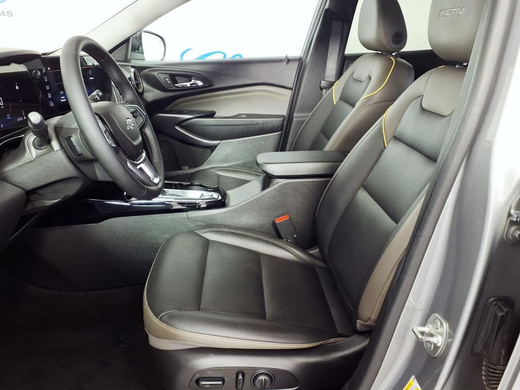 Used 2025 Chevrolet Trax ACTIV w/ Driver Confidence Package FWD image 9