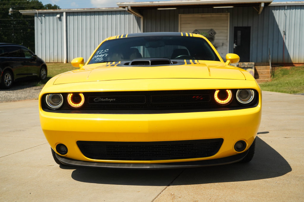 Used 2018 Dodge Challenger R/T RWD image 16
