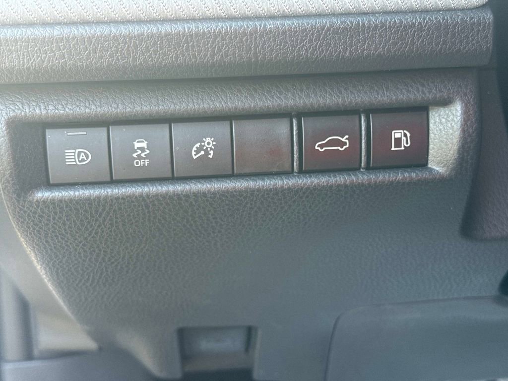 Used 2025 Toyota Camry SE FWD image 27