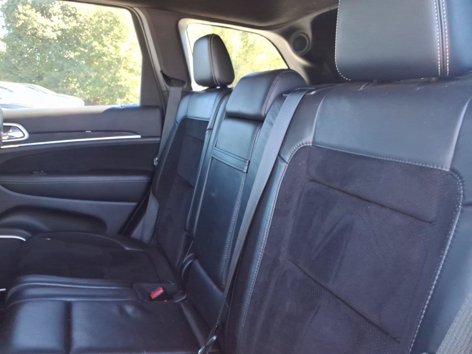 Used 2015 Jeep Grand Cherokee SRT w/ Trailer Tow Group IV AWD/4WD image 10