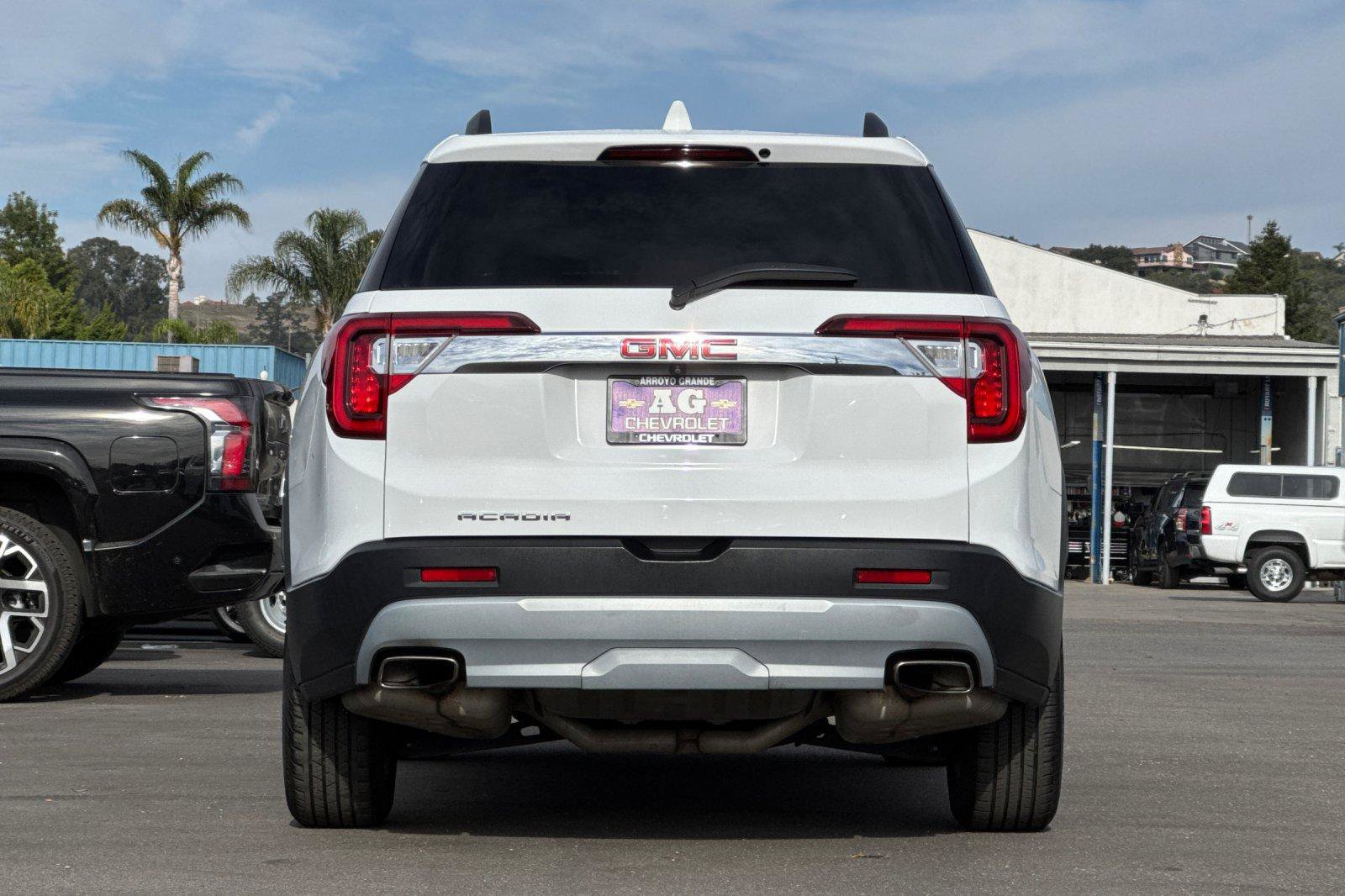 Used 2023 GMC Acadia SLT image 5