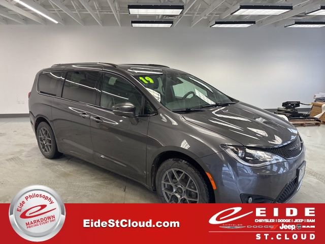 Used 2019 Chrysler Pacifica Limited