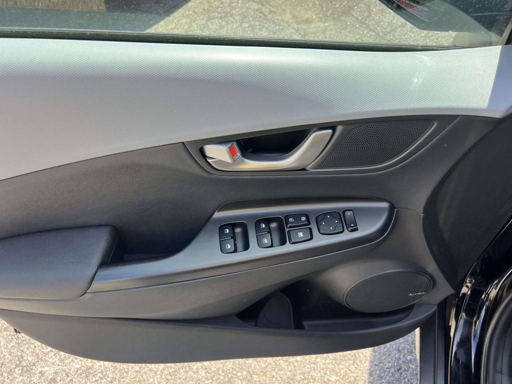 Used 2021 Hyundai Kona Ultimate AWD/4WD image 16