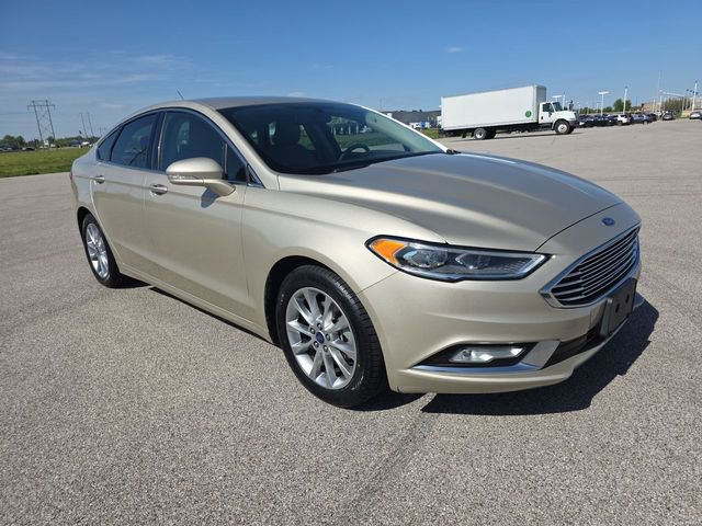 Used 2017 Ford Fusion SE w/ Fusion SE Technology Package FWD image 15