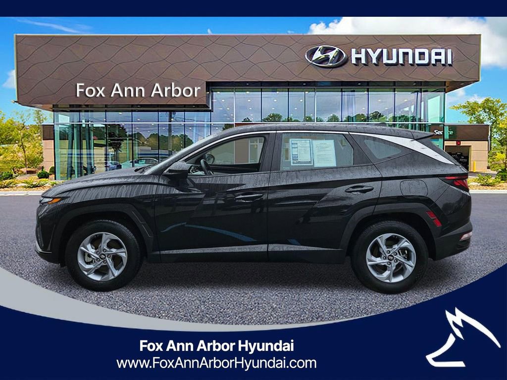 Certified 2023 Hyundai Tucson SE image 2