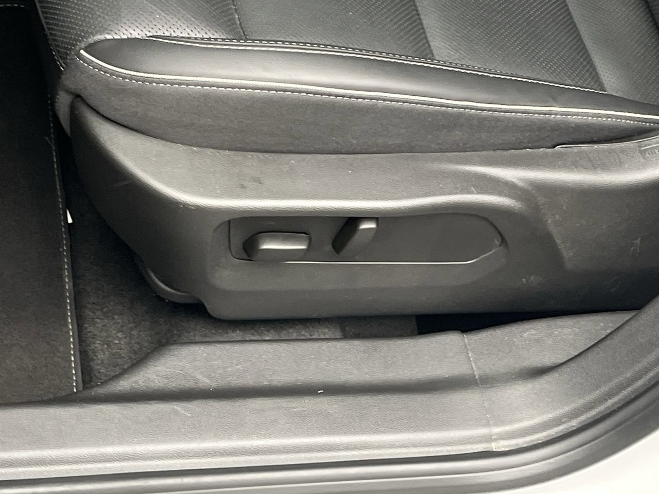Certified 2023 Buick Envision Essence image 10