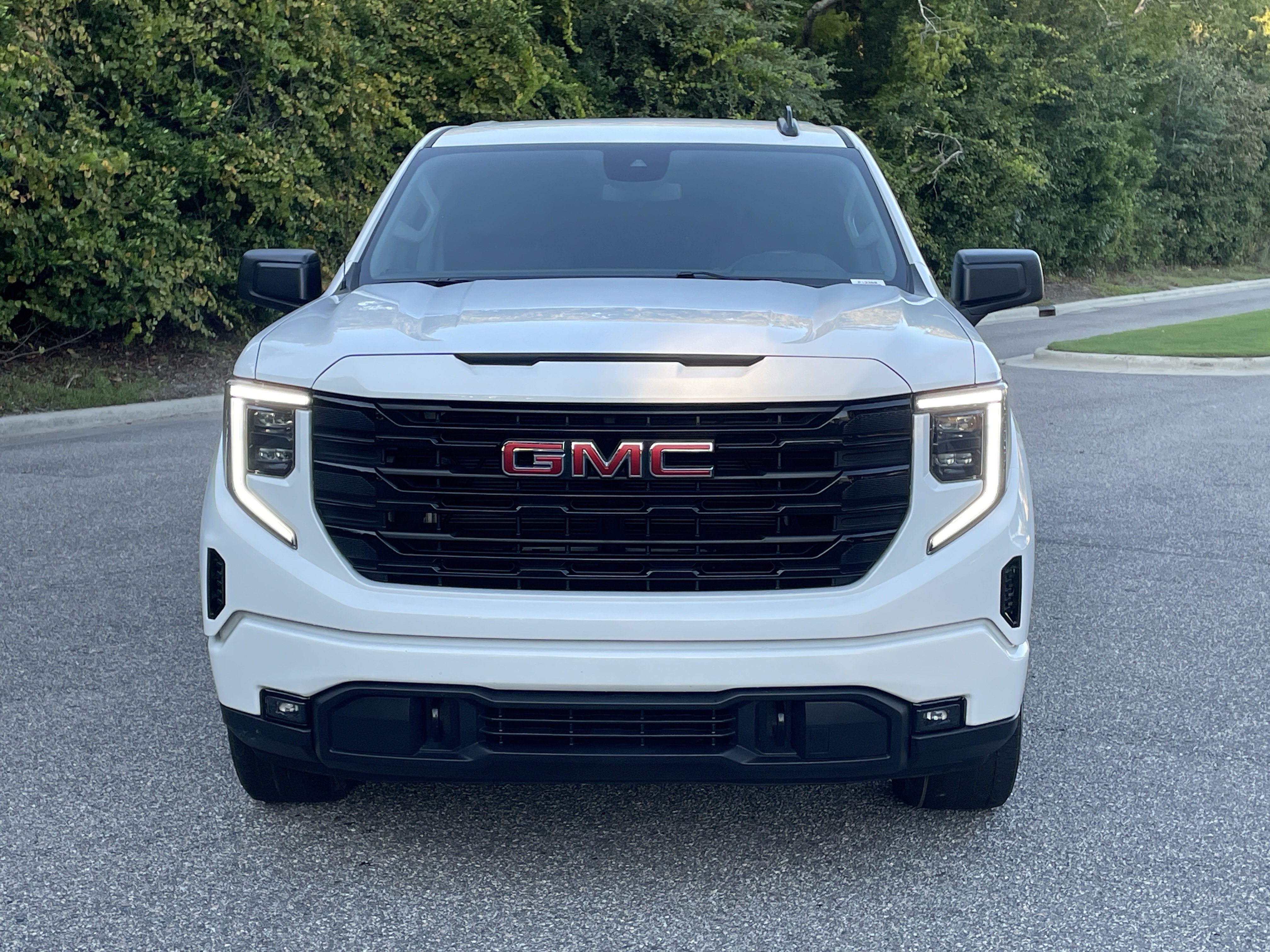 Used 2024 GMC Sierra 1500 Elevation AWD/4WD image 3