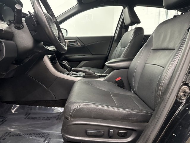 Used 2016 Honda Accord Sport image 13