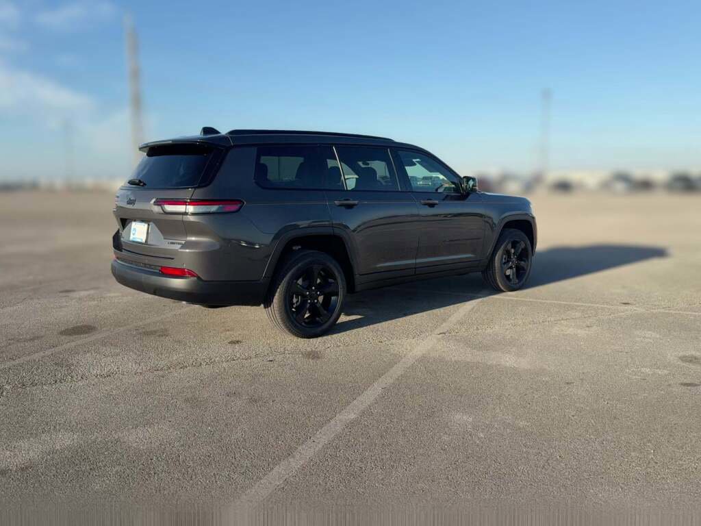 New 2025 Jeep Grand Cherokee L Limited image 12