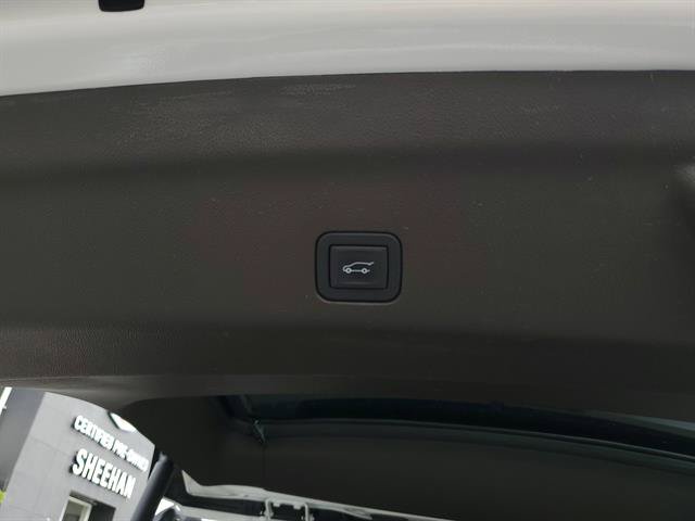 Certified 2023 Cadillac Escalade Premium Luxury AWD/4WD image 13