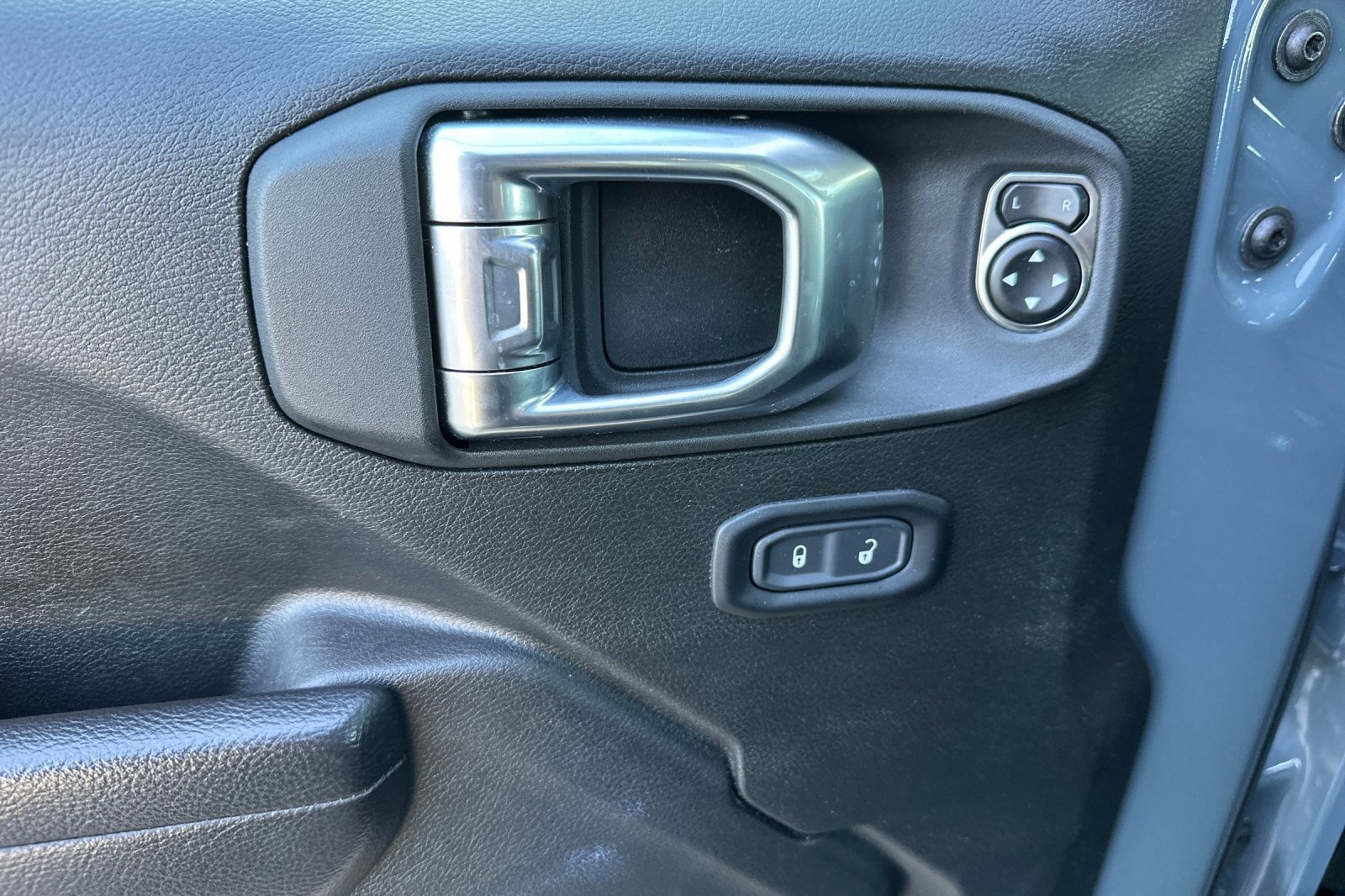 Used 2024 Jeep Wrangler Unlimited Rubicon 4xe image 11