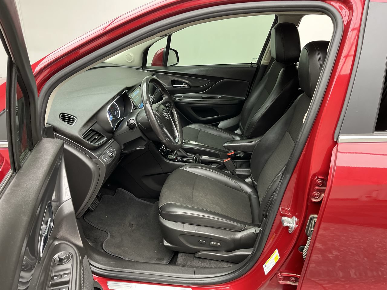 Used 2020 Buick Encore Sport Touring w/ Safety Package AWD/4WD image 3