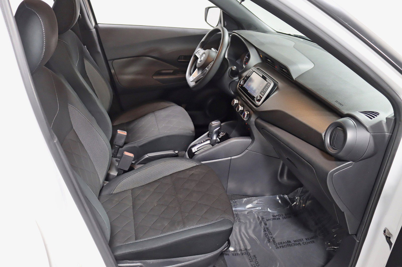 Used 2020 Nissan Kicks S image 27