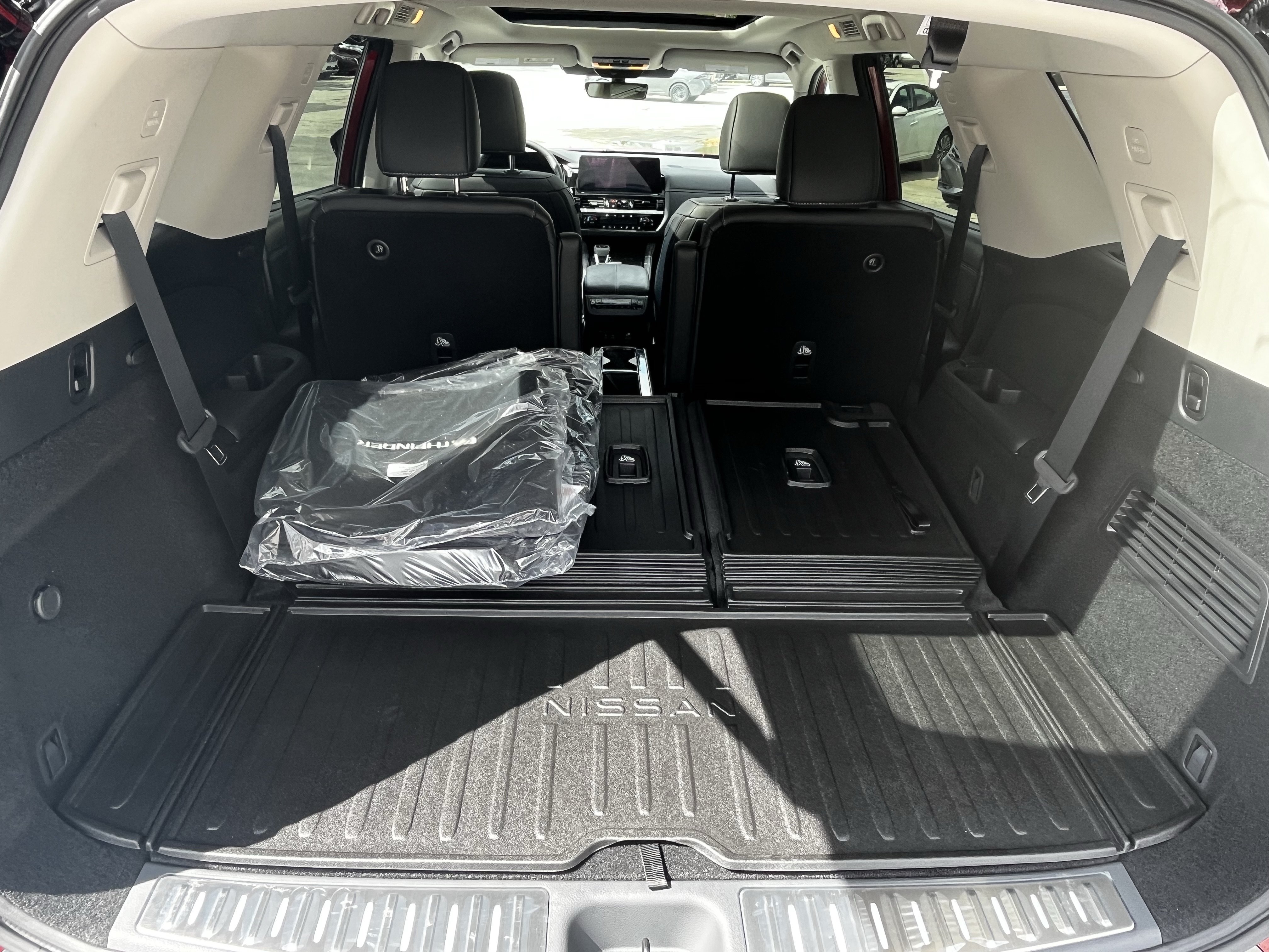New 2026 Nissan Pathfinder Platinum w/ Accent Package AWD/4WD image 15