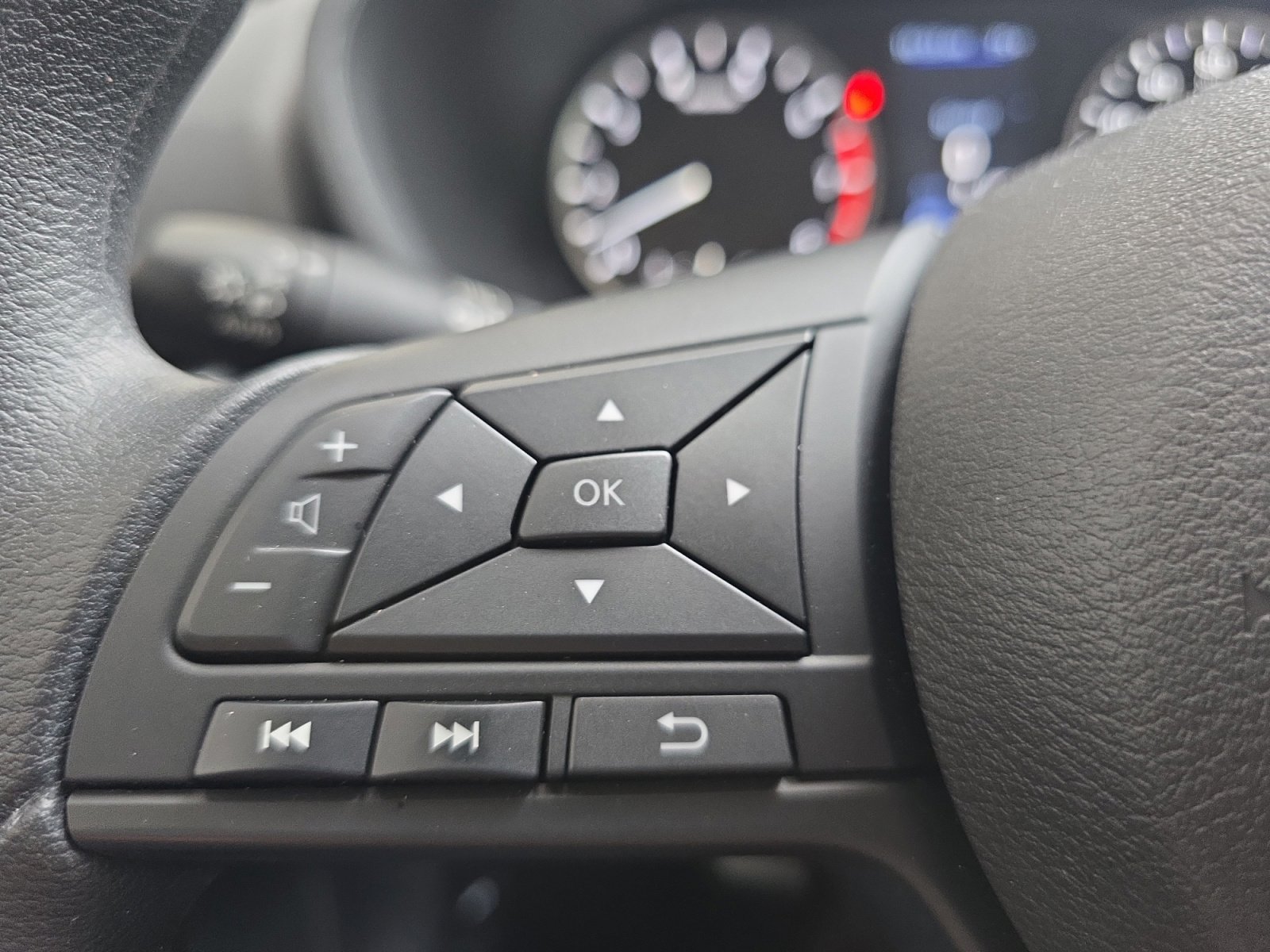Used 2025 Nissan Sentra S FWD image 24