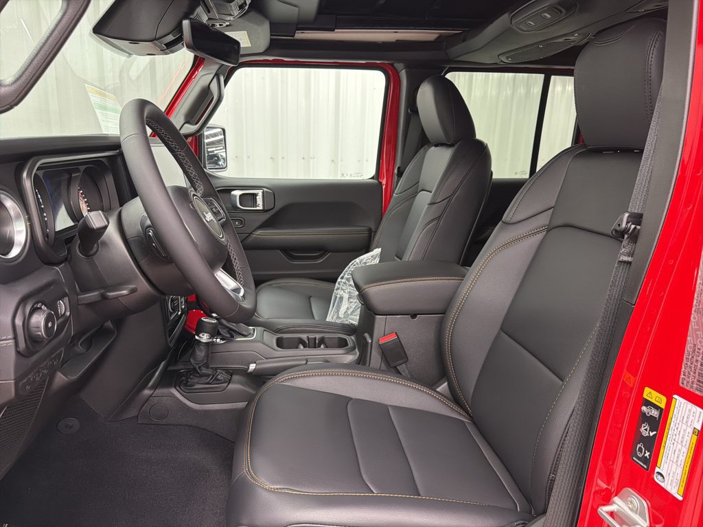 New 2026 Jeep Wrangler Unlimited Sahara AWD/4WD image 15