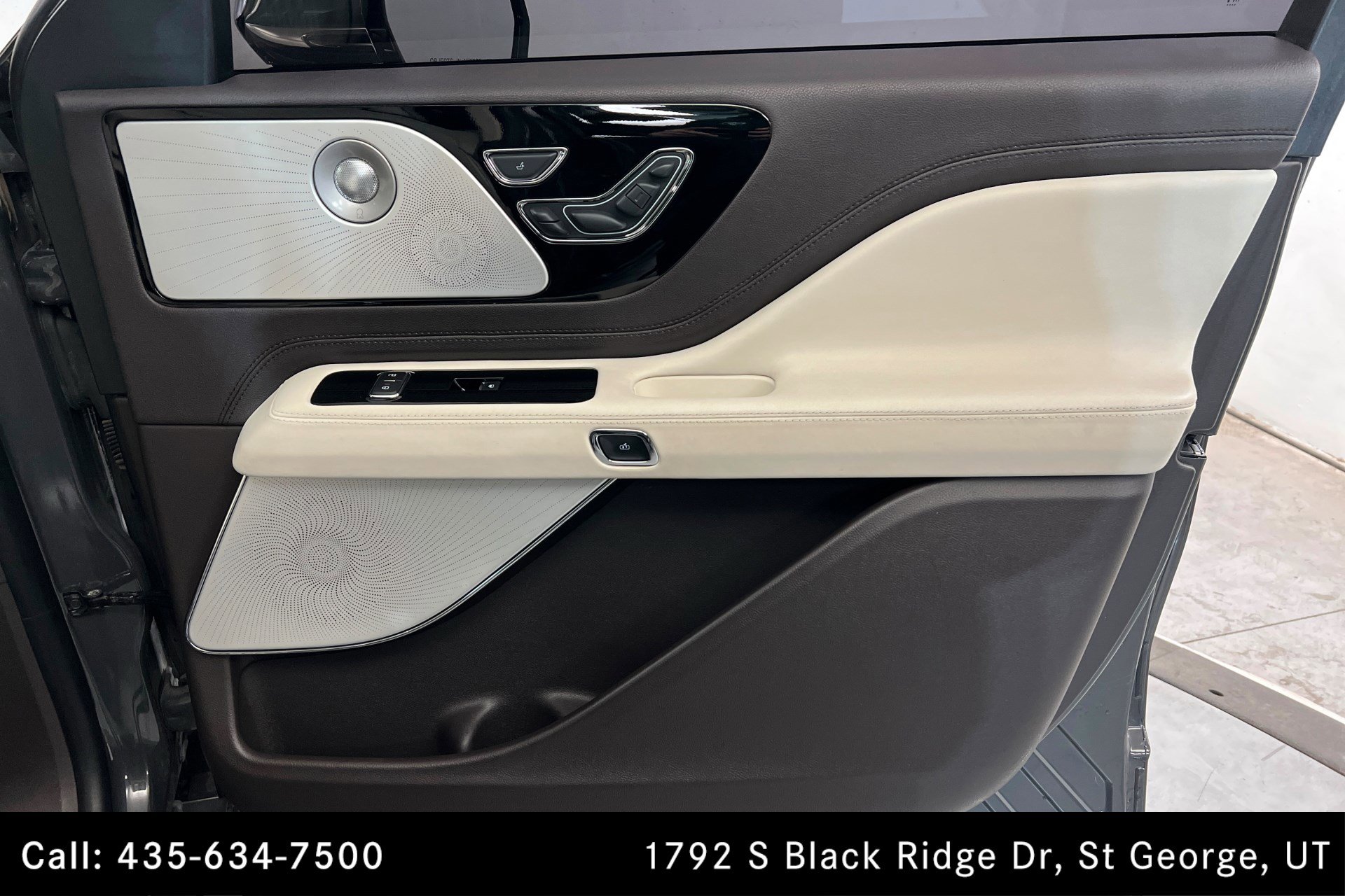 Used 2020 Lincoln Aviator Black Label image 24