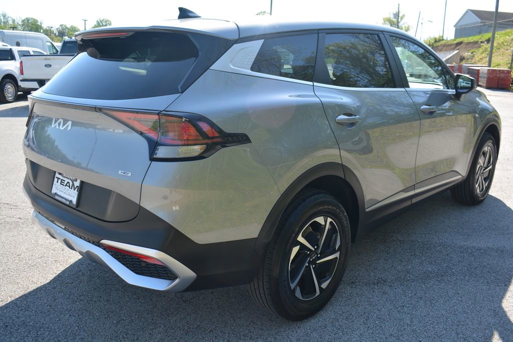 Used 2023 Kia Sportage LX AWD/4WD image 5