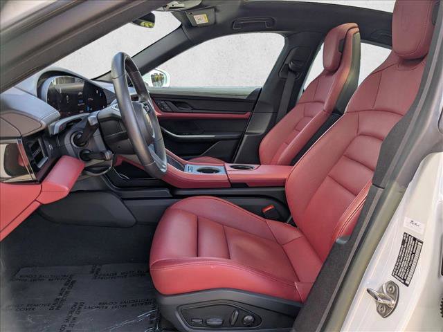 Used 2023 Porsche Taycan image 18
