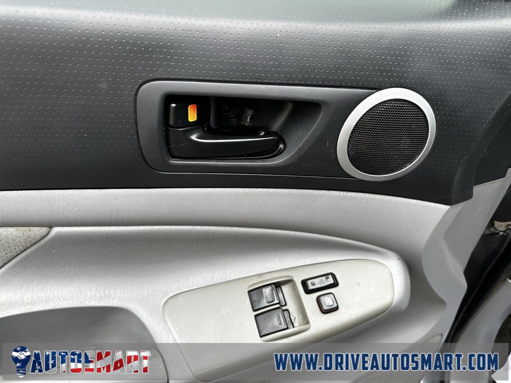 Used 2009 Toyota Tacoma PreRunner image 14