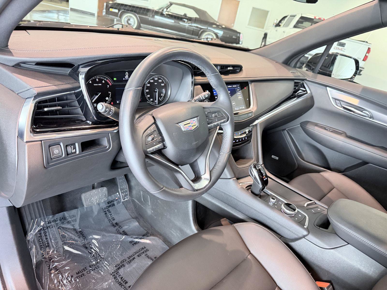 Used 2024 Cadillac XT6 Luxury w/ LPO, Floor Liner Package AWD/4WD image 41