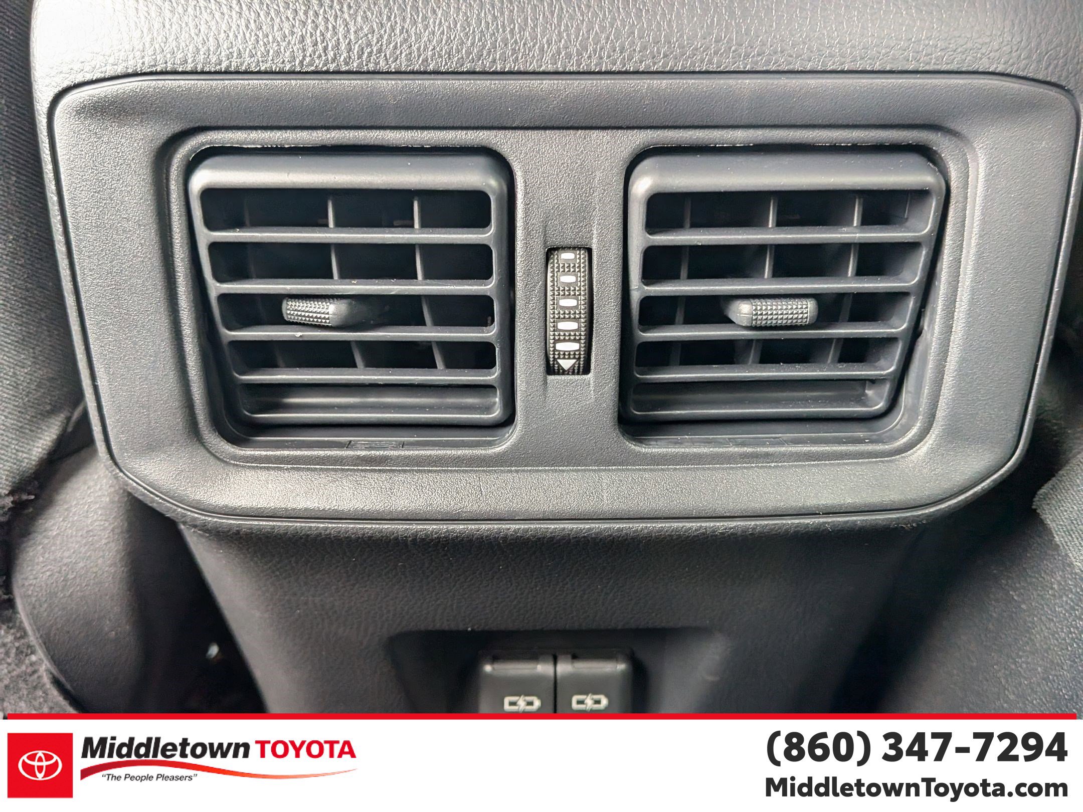 Certified 2025 Toyota RAV4 XLE AWD/4WD image 28