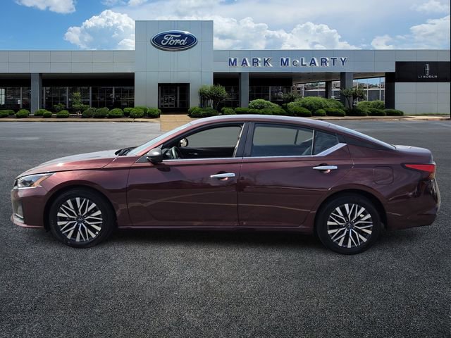 Used 2025 Nissan Altima 2.5 SV image 2