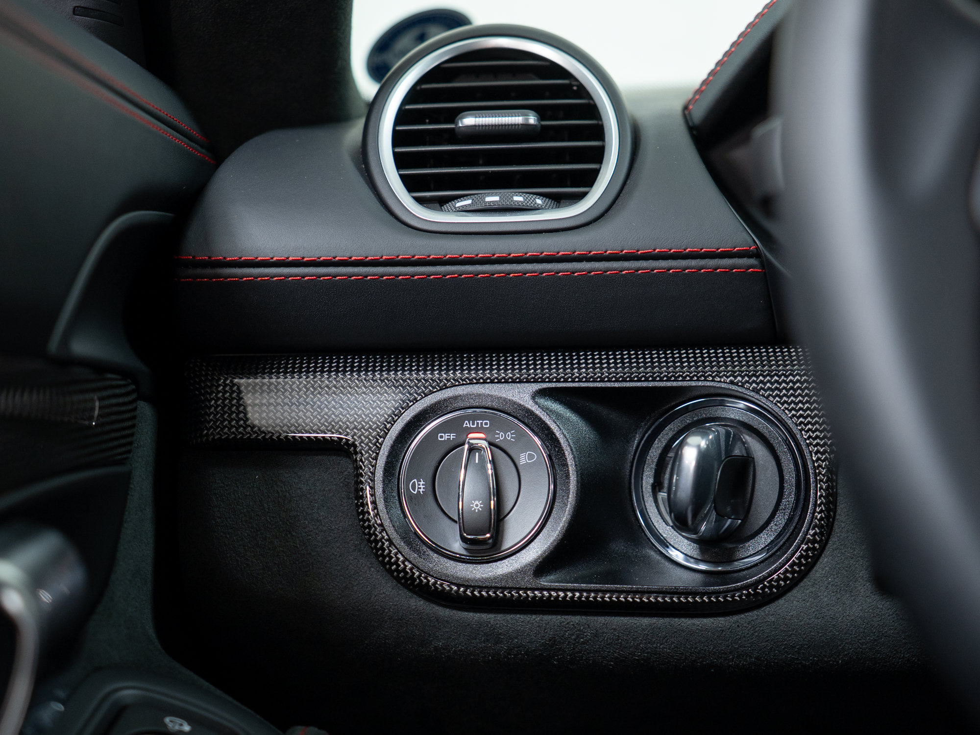 Certified 2025 Porsche 718 Cayman GTS RWD image 27