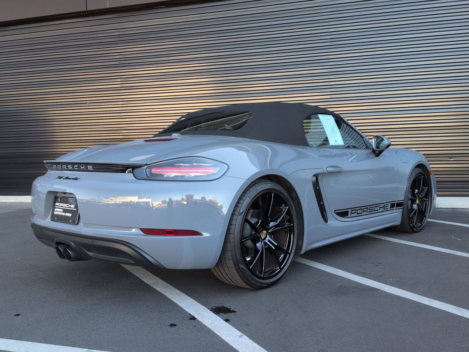 Certified 2025 Porsche 718 Boxster Style Edition image 9