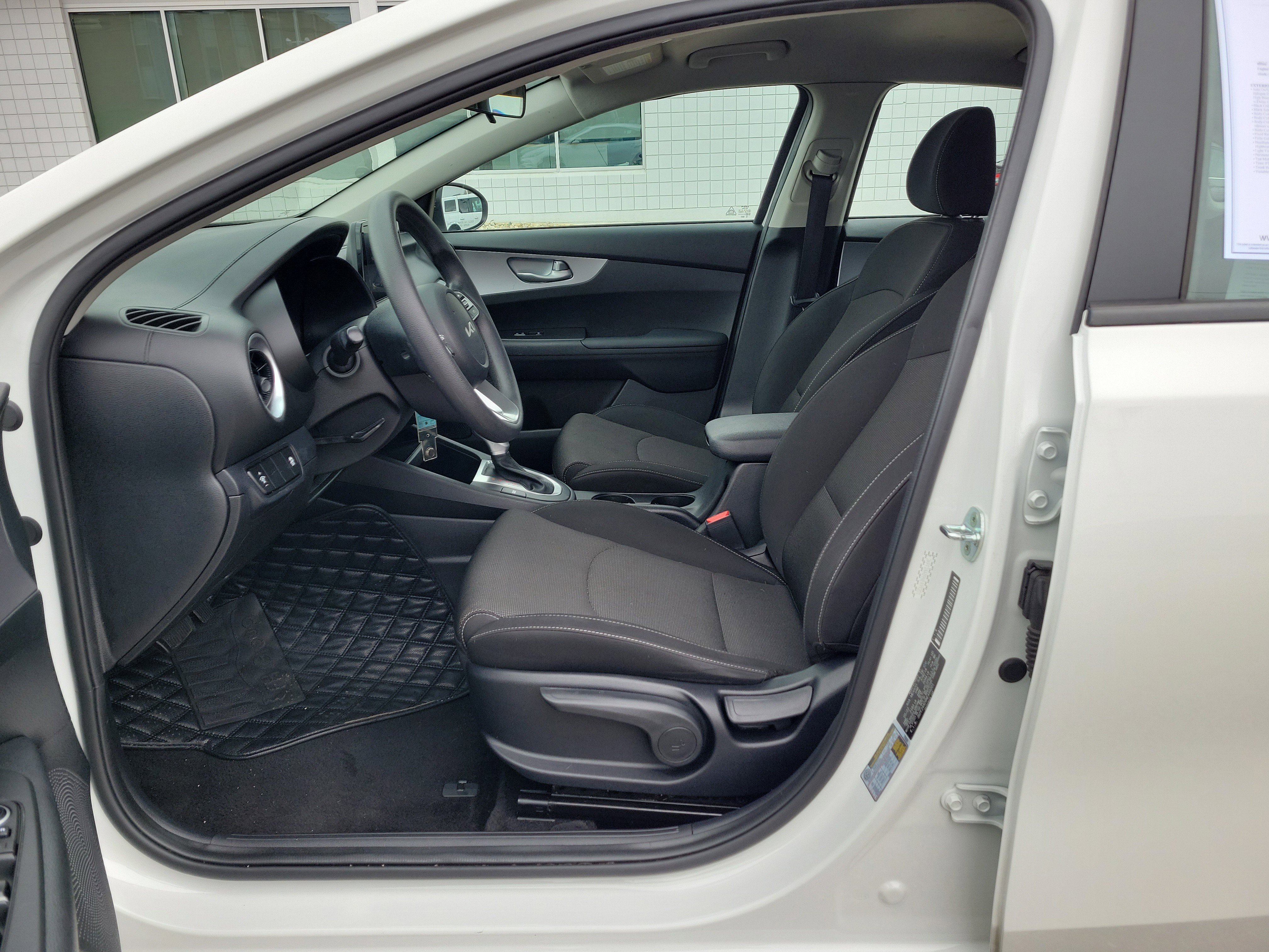 Used 2022 Kia Forte FE image 15