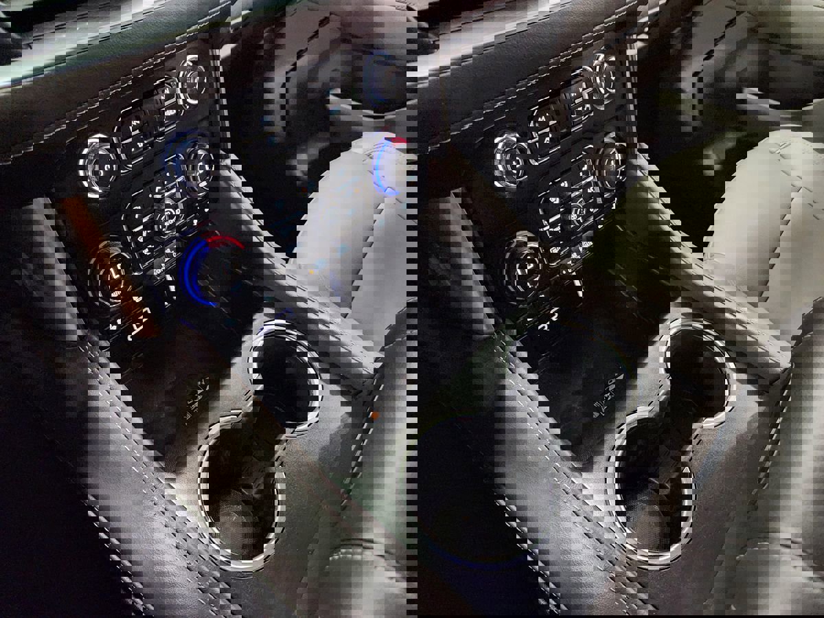 Used 2024 Chevrolet Tahoe Z71 w/ Luxury Package AWD/4WD image 41