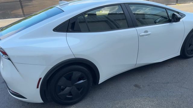 Used 2025 Toyota Prius LE FWD image 15