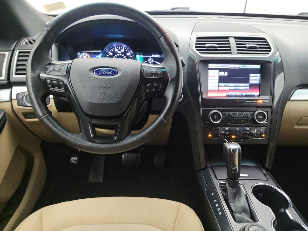 Used 2016 Ford Explorer XLT w/ Equipment Group 201A AWD/4WD image 22