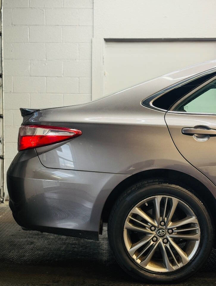 Used 2017 Toyota Camry SE FWD image 9