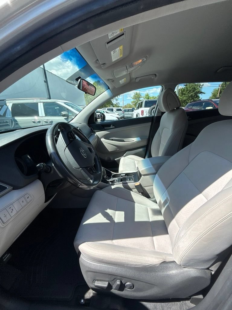 Used 2017 Hyundai Tucson Sport FWD image 12