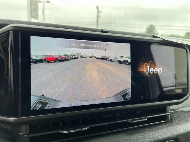 New 2025 Jeep Gladiator Sport image 2