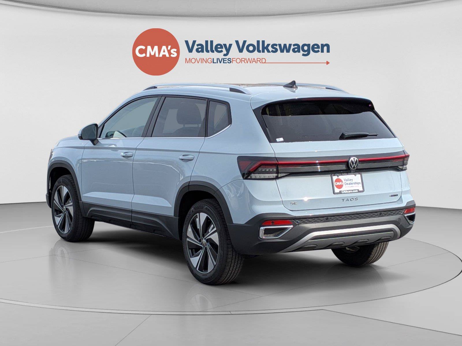 New 2026 Volkswagen Taos SE AWD/4WD image 3